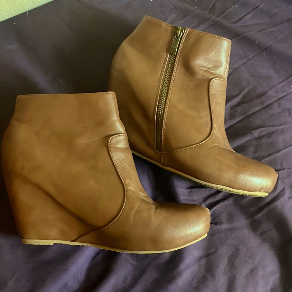 Womens wedge boots